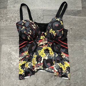 Like brand new tankini. Adjustable straps and underwire cup for extra support